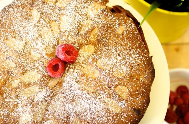 Rasberry tea cake