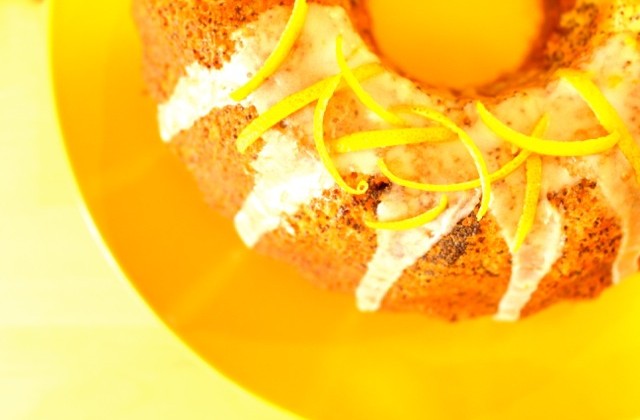 Orange and poppyseed bundt cake
